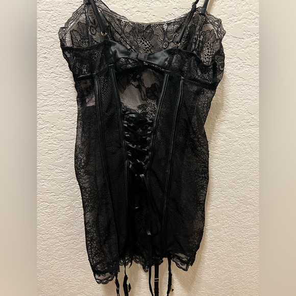 *** PRICE DROPPED $5 *** Victoria’s Secret Black Lace Lingerie - Picture 5 of 7